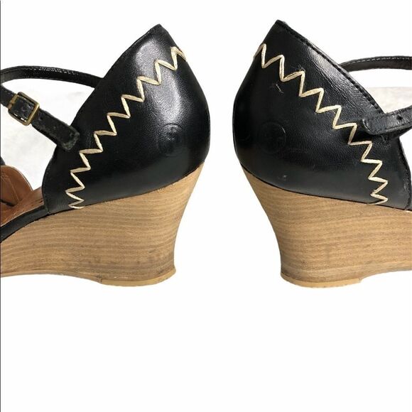 Bronx Mia Embroidered Pump / Wedge - Picture 5 of 8